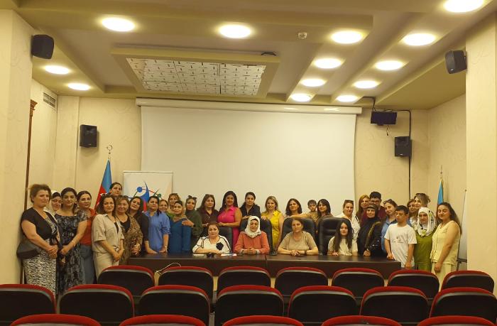 Əlilliyi olan uşaqların anaları üçün psixoloji dəstək seminarı keçirilib